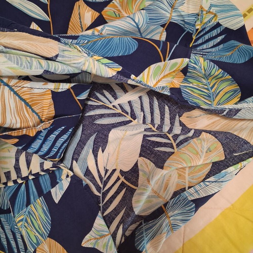Men's summer shirt multicolor like new, size XL fitting large
