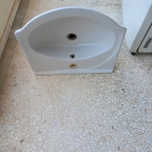 Bathroom sink used, 49.5×55.5×15 cm