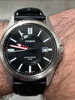 Casio men's watch like new, silver