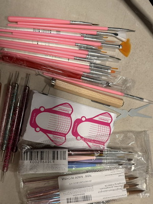Nail brushes set