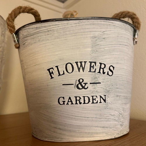 Metal vintage planter with rope handles new