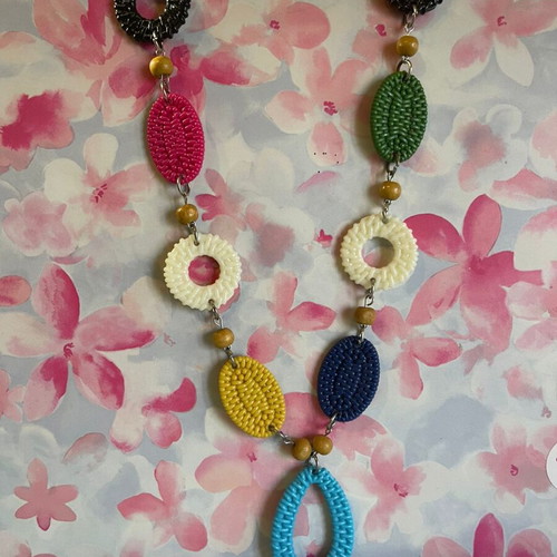 Long multicolor necklace like new