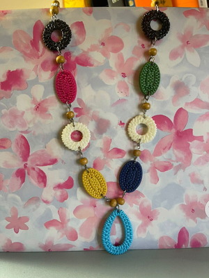 Long multicolor necklace like new