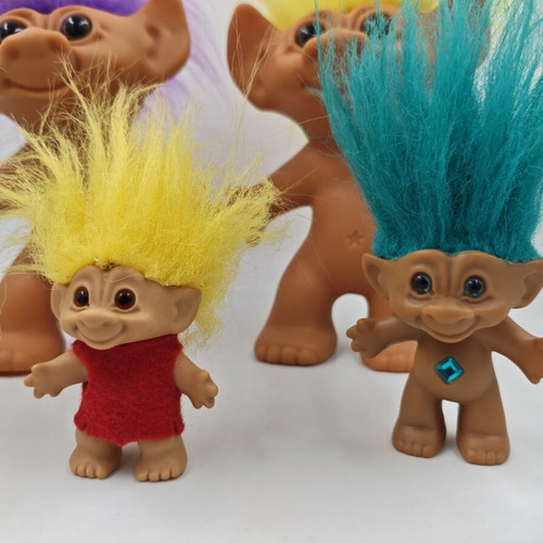 Vintage Ευχουληδες figures used, various sizes 1990's