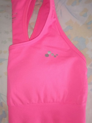 Only pink sports top like new