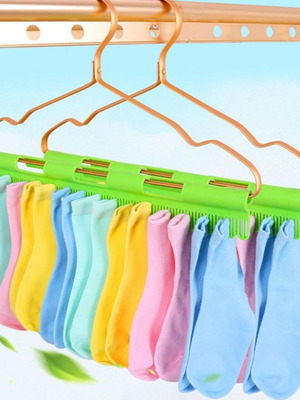 Plastic underwear clip hanger 40cm set of 2 green new