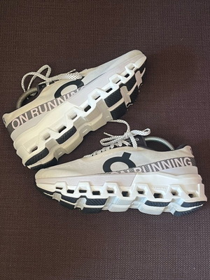 On Cloudmonster 2 women's athletic shoes used, size 40, white