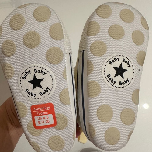 Baby shoes like new, three unworn pairs and two slippers