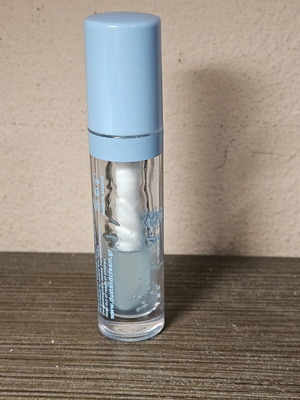 dust and cream frosty lip plumper