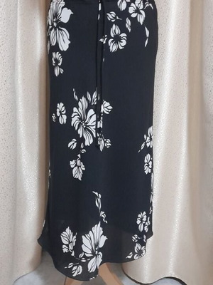 Reitmans vintage μίντι φούστα, μαύρη με λευκό floral