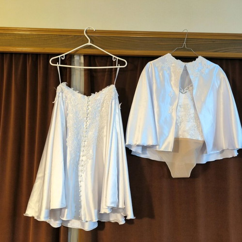 Wedding dress used with bodysuit, sarpa, veil and skirts in tulle, cashmere, lace