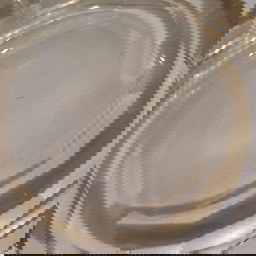 Τασάκι γυάλινο μεταχειρισμένο με ομοιόμορφο σχέδιο και τρεις θέσεις για τσιγάρο