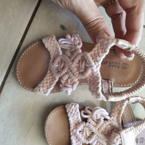 Baby sandals size 22 like new