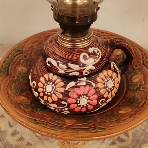 Decorative hand-painted oil lamp like new with plate