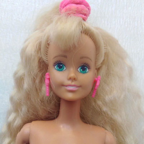 Sindy Hasbro Sun Club 1990 vintage doll like new with original clothes