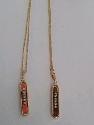 Necklaces with yellow gold chain like new, set of 2 pieces