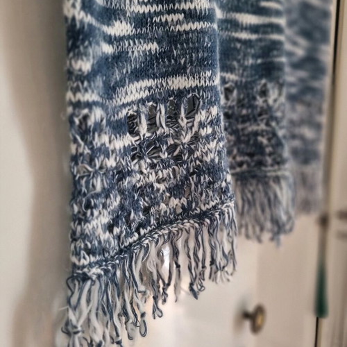 Boho knitted top like new with fringes, sleeveless crop