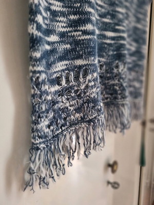 Boho πλεκτή μπλούζα σαν καινούργια με κρόσσια, αμάνικη crop
