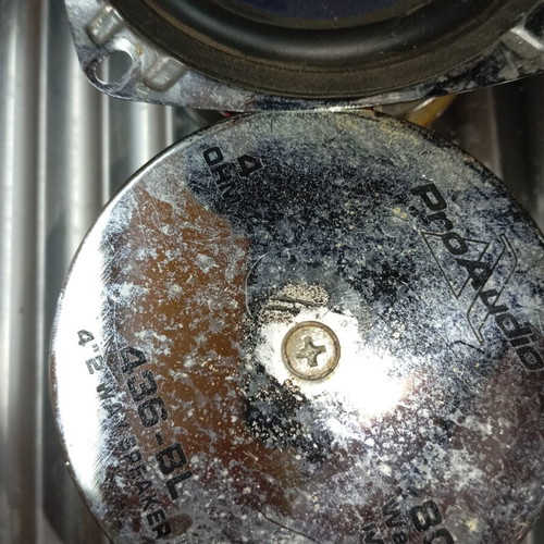 Pair of 4Ω 80W car speakers used with covers