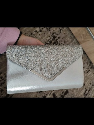 Ασημένια τσάντα φάκελος σαν καινούργια με αλυσίδα και στρας