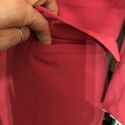 Women's fuchsia blazer like new with herringbone pattern and belt