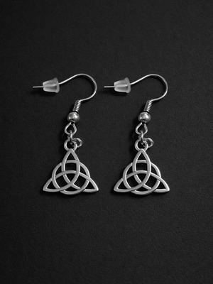 Celtic Knot Earrings Silver Harmony Collection new