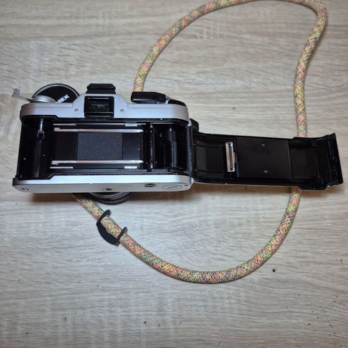 Canon AE-1 φωτογραφική μηχανή με φακό Hanimex 28mm f/2.8 μεταχειρισμένη