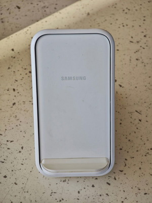 Samsung EP-N5200 wireless charger like new