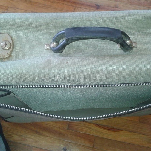 Cheney England 1945 vintage bag with zipper without key