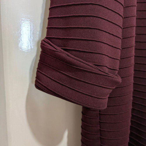 Midi Ossigeno dress with textured burgundy fabric, like new, size L