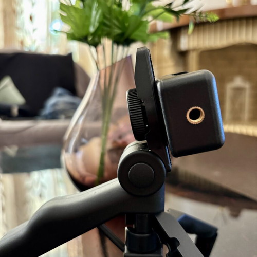 Mobile Tripod like new, suitable for selfies and videos