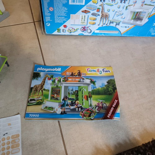 Playmobil Family Fun Veterinary Clinic used