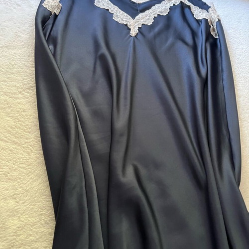 Women's satin nightgown like new, blue with lace, size M-L