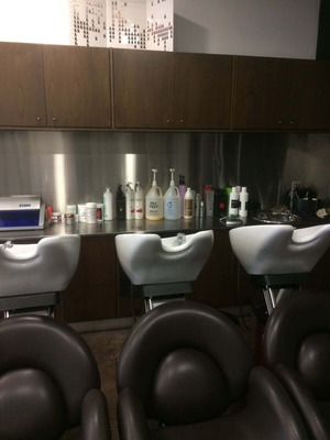 Παρασκευαστήριο βαφείου σαν καινούργιο, μασίφ χρώματος vegen με νιπτήρα