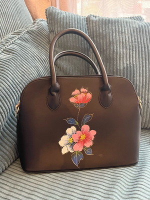 Black hand bag hand painted, like new