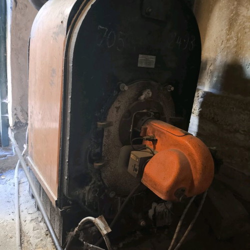 Oil tank 2000 lt and oil burner used