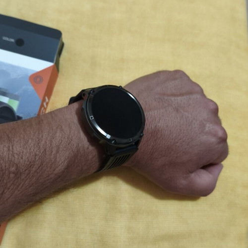 Smartwatch with 1100 mAh battery and call function