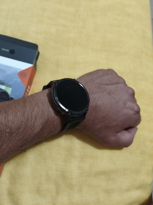 Smartwatch with 1100 mAh battery and call function