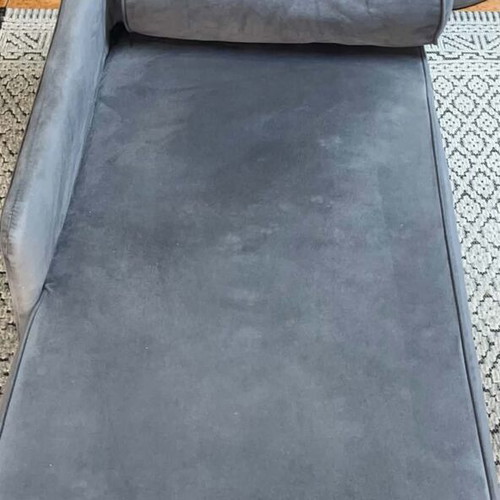 Two-seater sofa gray like new with wooden legs and recliner gift