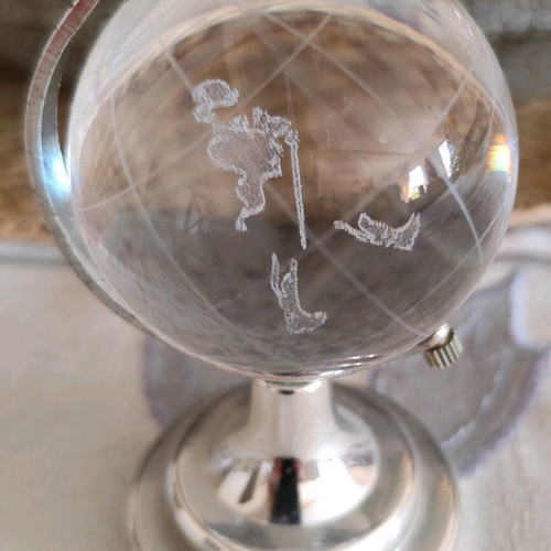 Johnie Walker globe like new