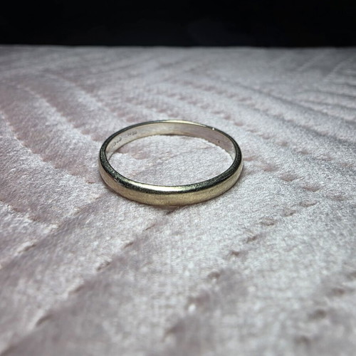 Wedding ring 18ct white gold used, engraved with names and date