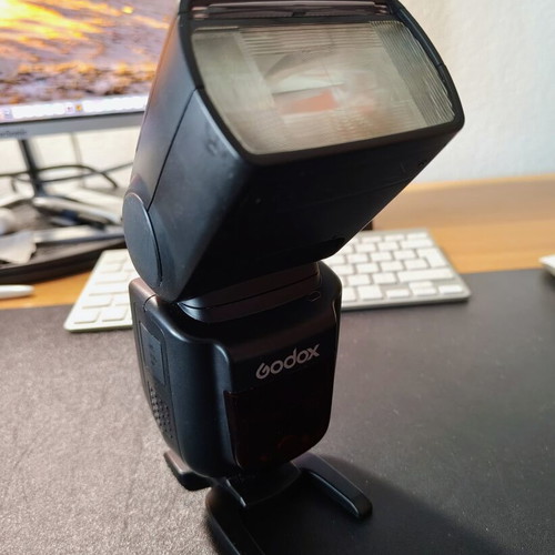 Godox V860IIC Flash like new with Godox X1T 2.4G C trigger