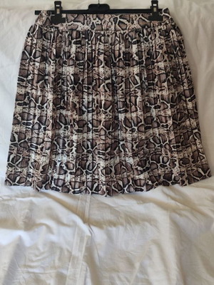 Velveteen snake print skirt like new, one size