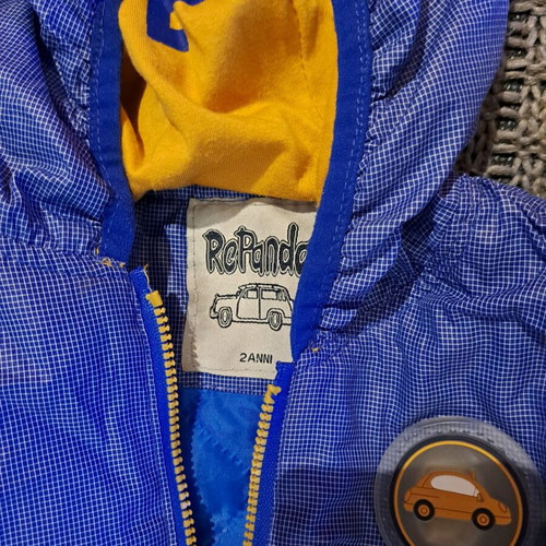 Children's sleeveless jacket with hood like new, size 24
