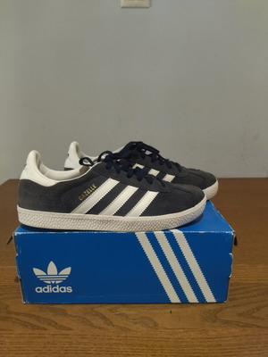 Παπούτσια Adidas Originals Gazelle σαν καινούργια, σκούρο μπλε μέγεθος 37,5
