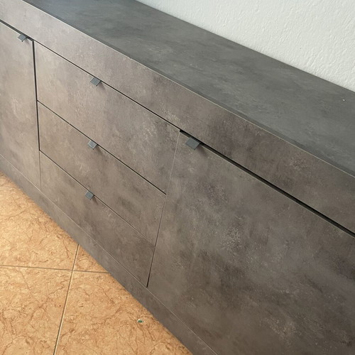 Buffet table like new