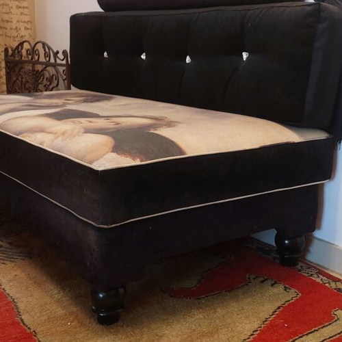 Recliner with stool like new, cherubs and Swarovski