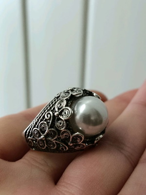 Women's steel ring embossed carved with large adjustable pearl new