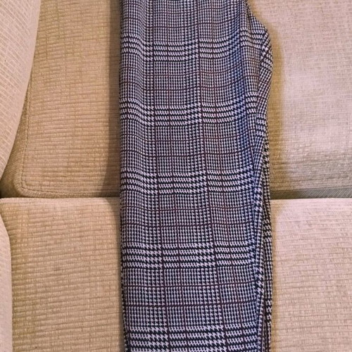 Jennifer plaid black and white pants with burgundy stripe like new, size S