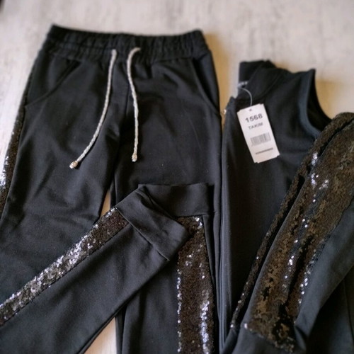 Tyr set new black with shiny trim, size S